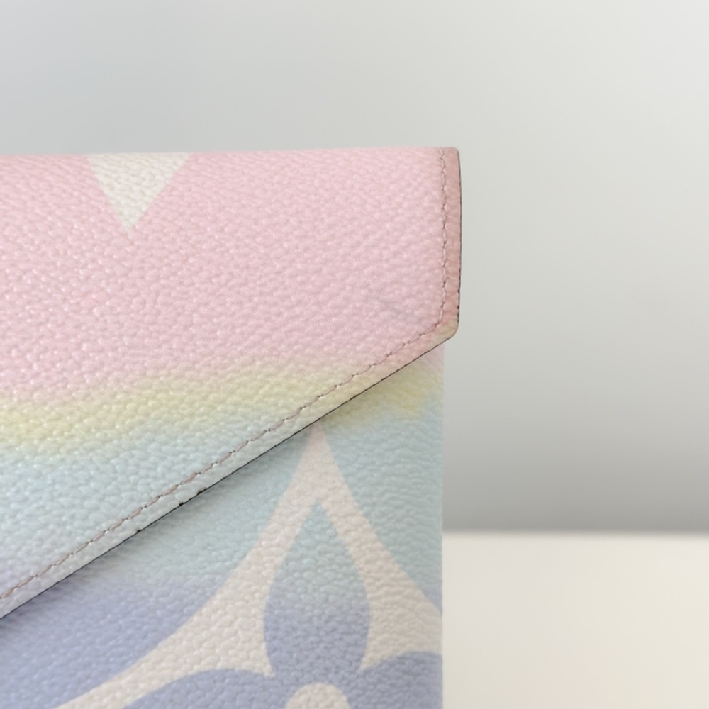 Louis Vuitton Escale Pastel Kirigami Set - Picture 5 of 15
